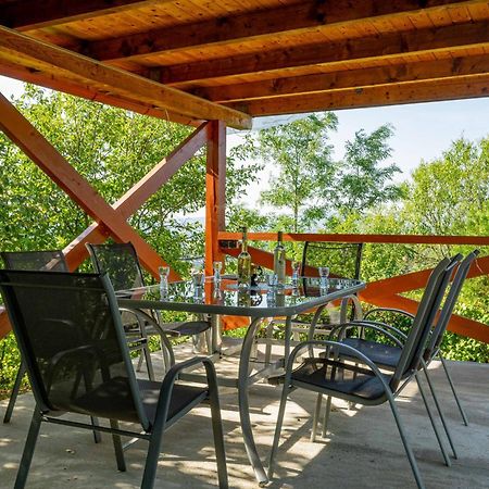 Panorama Apartmanhaz Ostřihom Exteriér fotografie