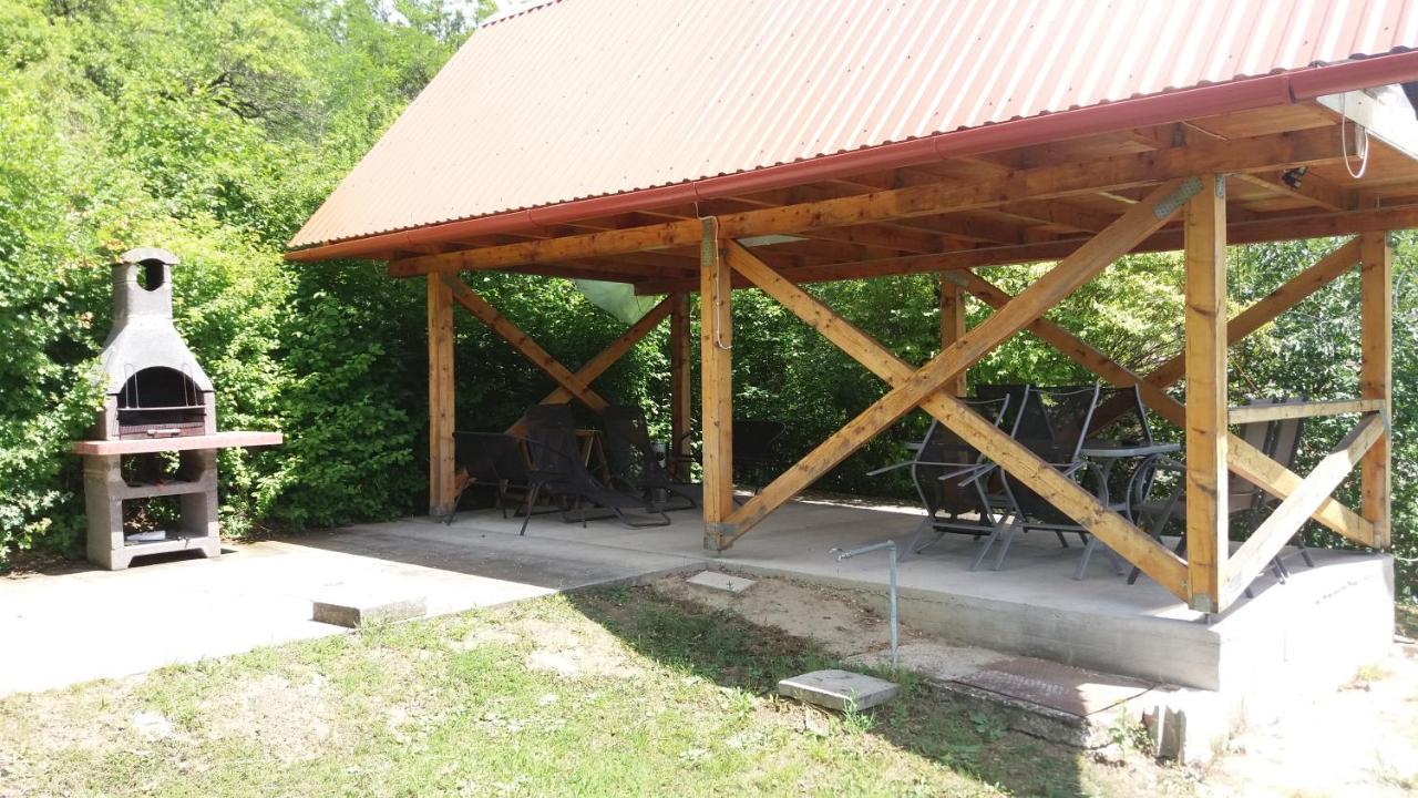 Panorama Apartmanhaz Ostřihom Exteriér fotografie