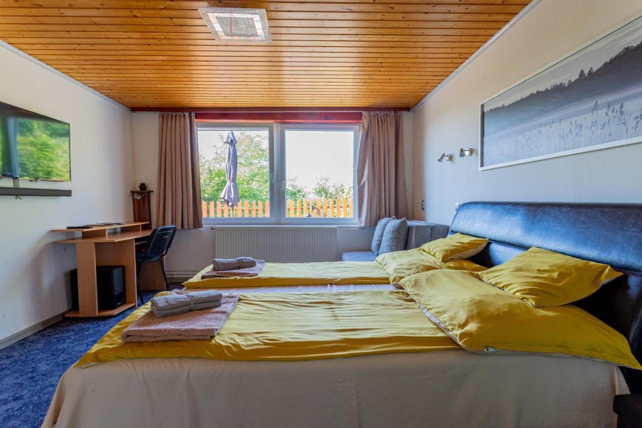 Panorama Apartmanhaz Ostřihom Exteriér fotografie