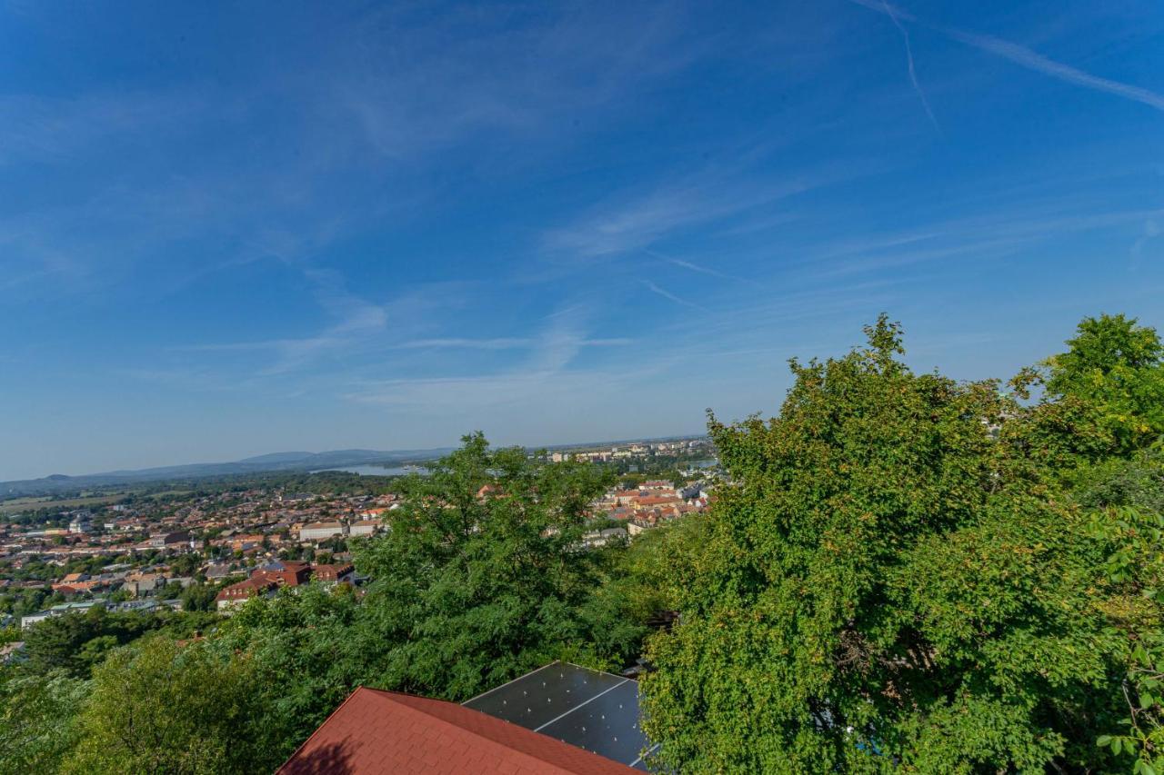 Panorama Apartmanhaz Ostřihom Exteriér fotografie